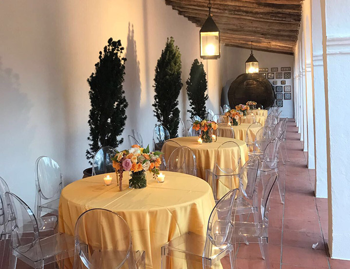 comedor de la masia Torelló comedor de la masia Torelló de nit al costat dels seus arcs