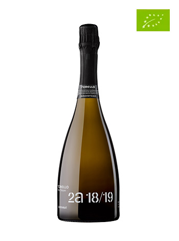 Front view of the Torelló Finca Can Martí Brut 2014 sparkling wine bottle. 