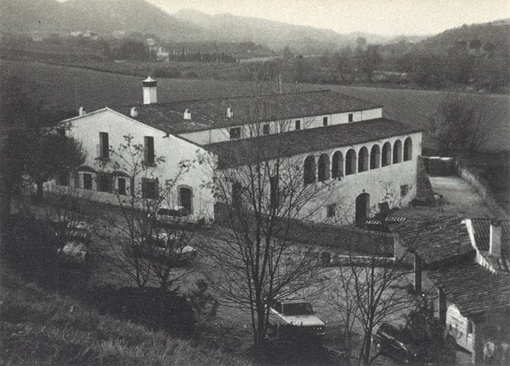 Fotografia de la masia de Can Martí de Baix